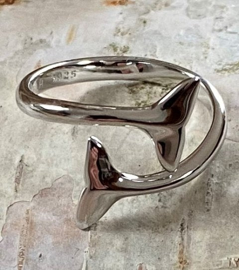 Justerbar finger ring med hvalhale i sterling sølv 925