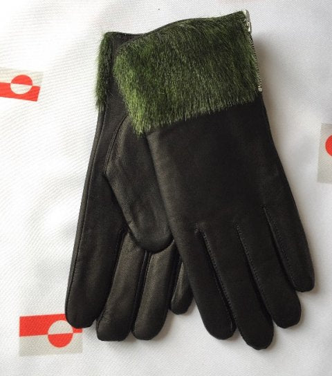 Women's gloves in size 7 1/2 (Medium)