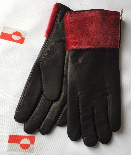 Women's gloves in size 7 (small)