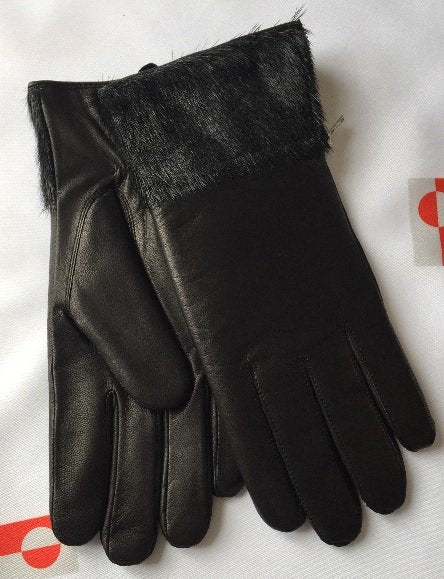 Women's gloves in size 8 (Large)