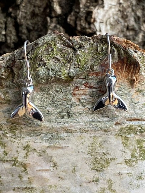 Earrings with whale tail